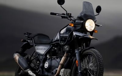 Royal Enfield Himalayan 2022 Granite Black - Royal Enfield Himalayan 2022 Petrol for sale in Scooters category at ₹215,000 with cash on delivery